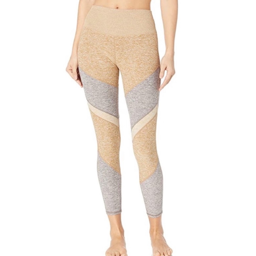 NWOT Alo Colorblock leggings